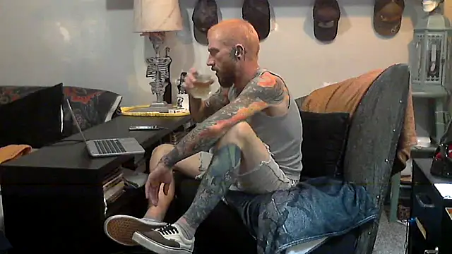 Snapshot of F_D_R_ chatting on 03/17/26, 03:33 F D R online show from 03/17/26, 03:33