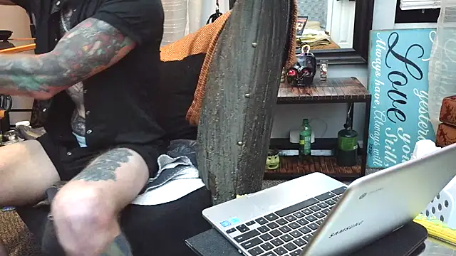 F D R  online show from 05/15/26, 07:15