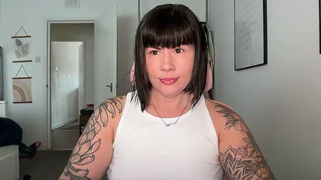 EdenRose online show from 05/02/26, 06:18