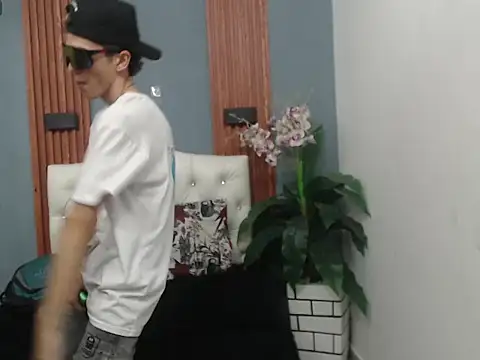 Snapshot of Asher_costa chatting on 03/08/26, 02:04 Asher costa online show from 03/08/26, 02:04