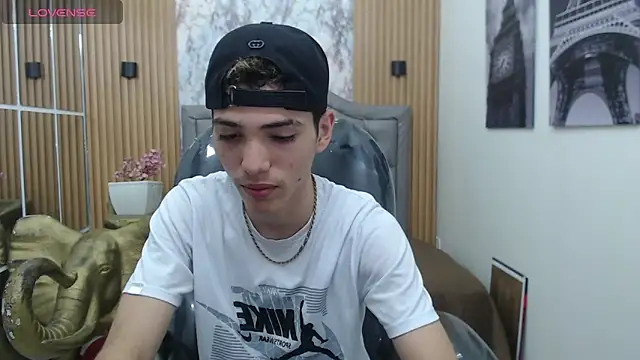 Snapshot of Asher_costa chatting on 04/04/26, 10:29 Asher costa online show from 04/04/26, 10:29