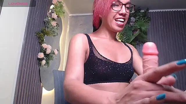 Snapshot of isabella_star_ chatting on 06/17/26, 12:18 isabella star online show from 06/17/26, 12:18