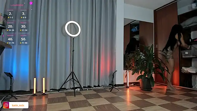 karinnixx online show from 04/28/26, 04:34