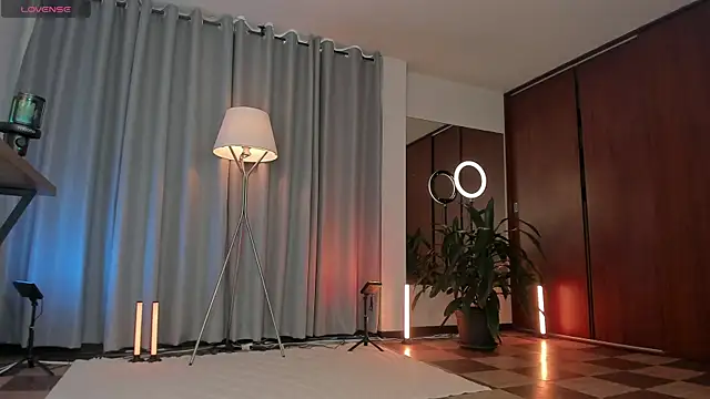 karinnixx online show from 06/19/26, 04:55