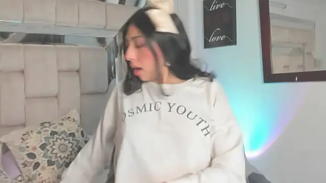 Snapshot of Eva_cute7 chatting on 03/28/26, 02:11 Eva cute7 online show from 03/28/26, 02:11