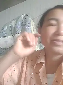 Snapshot of vivi1889 chatting on 03/27/26, 06:41 vivi1889 online show from 03/27/26, 06:41