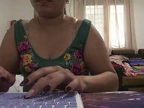 Snapshot of lady_candy85 chatting on 02/05/26, 04:17 lady candy85 online show from 02/05/26, 04:17