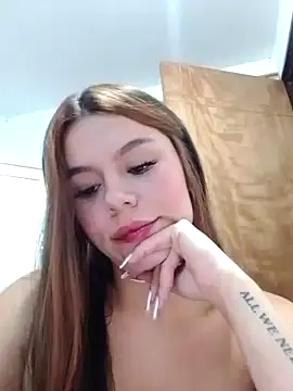 Snapshot of EmiNavarro chatting on 06/25/26, 10:36 EmiNavarro online show from 06/25/26, 10:36