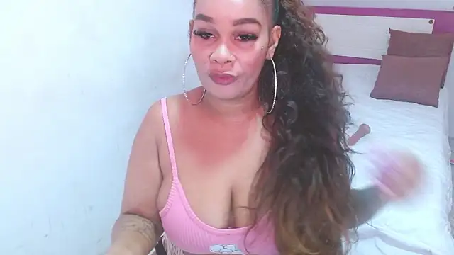 Snapshot of HELETRAS chatting on 02/17/26, 02:24 HELETRAS online show from 02/17/26, 02:24