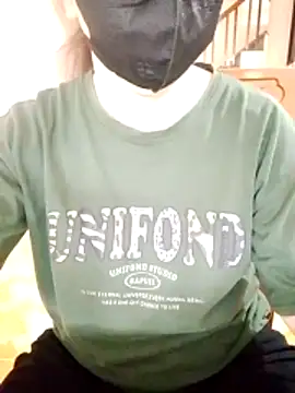 LiilyZi online show from 04/27/26, 01:14