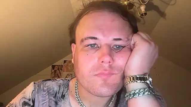 Snapshot of RaeganV chatting on 03/06/26, 11:45 RaeganV online show from 03/06/26, 11:45