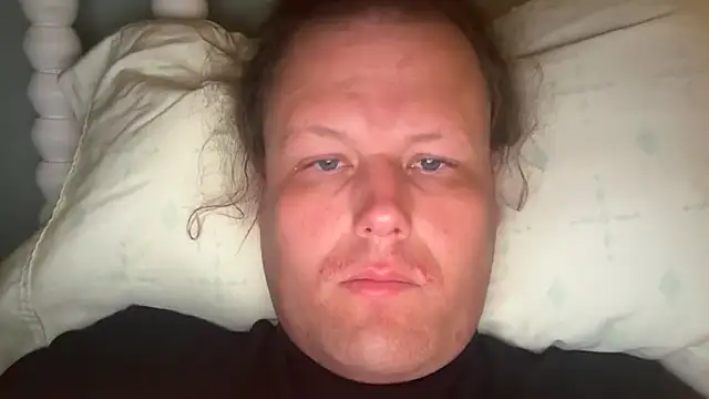 Snapshot of RaeganV chatting on 03/17/26, 03:55 RaeganV online show from 03/17/26, 03:55