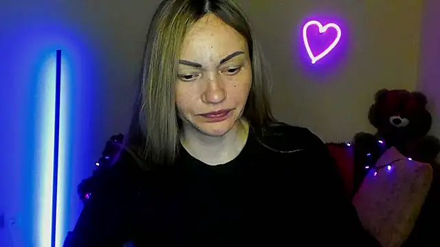 Snapshot of BlondMikey22 chatting on 05/20/26, 05:24 BlondMikey22 online show from 05/20/26, 05:24