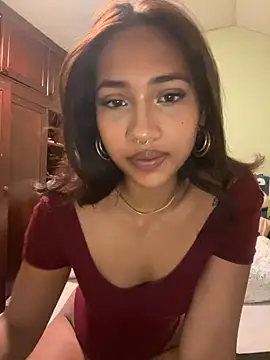 Snapshot of lyla_luv chatting on 03/07/26, 09:56 lyla luv online show from 03/07/26, 09:56