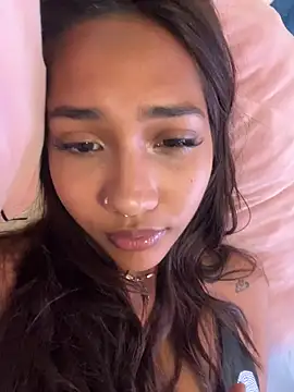 Snapshot of lyla_luv chatting on 03/11/26, 04:51 lyla luv online show from 03/11/26, 04:51