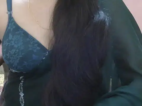Snapshot of Cute_Sheetal chatting on 05/17/26, 01:07 Cute Sheetal online show from 05/17/26, 01:07