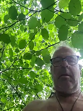 Snapshot of Thomas7070 chatting on 06/09/26, 01:45 Thomas7070 online show from 06/09/26, 01:45