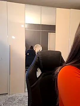 Snapshot of Nhaomy___ chatting on 02/06/26, 12:52 Nhaomy online show from 02/06/26, 12:52