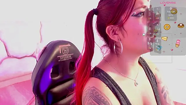 Snapshot of Sashaa_tay chatting on 02/18/26, 07:10 Sashaa tay online show from 02/18/26, 07:10