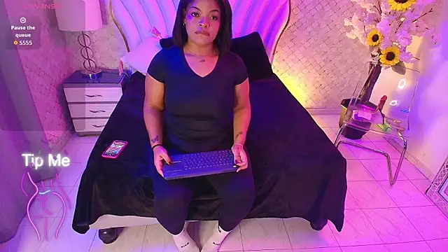 YazminJenner online show from 06/11/26, 05:27