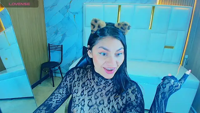rox luxury tf online show from 05/06/26, 01:38