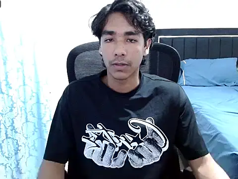 Snapshot of Pedestal_diamant chatting on 04/19/26, 01:38 Pedestal diamant online show from 04/19/26, 01:38