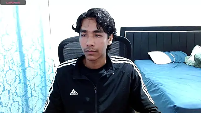 Snapshot of Pedestal_diamant chatting on 04/19/26, 11:40 Pedestal diamant online show from 04/19/26, 11:40