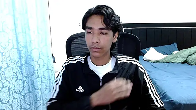Snapshot of Pedestal_diamant chatting on 04/26/26, 11:02 Pedestal diamant online show from 04/26/26, 11:02