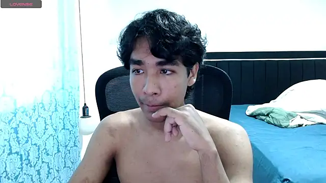 Snapshot of Pedestal_diamant chatting on 04/27/26, 09:35 Pedestal diamant online show from 04/27/26, 09:35
