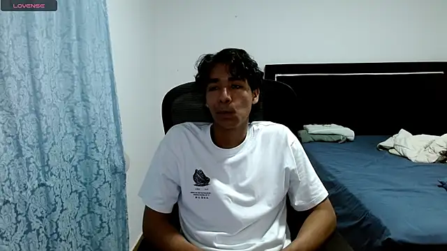 Snapshot of Pedestal_diamant chatting on 04/30/26, 11:09 Pedestal diamant online show from 04/30/26, 11:09