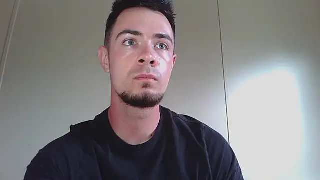 Snapshot of midnightsinz chatting on 03/11/26, 08:26 midnightsinz online show from 03/11/26, 08:26