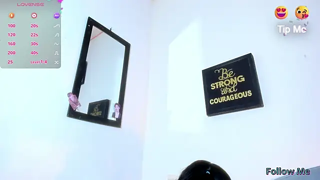 Snapshot of Lily-Scott chatting on 02/25/26, 11:36 Lily-Scott online show from 02/25/26, 11:36