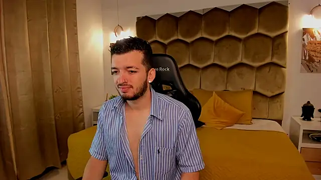 Logan Wolf-js online show from 04/01/26, 12:17
