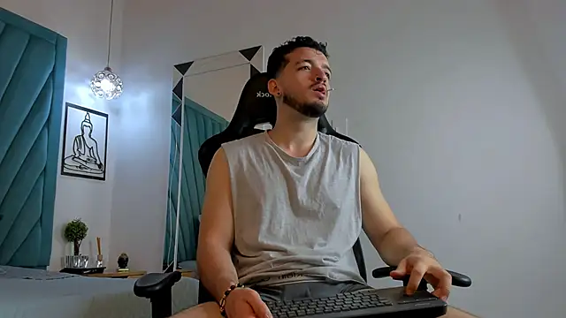 Logan Wolf-js online show from 04/04/26, 01:52