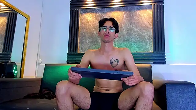 Snapshot of Wonka_1 chatting on 02/07/26, 04:38 Wonka 1 online show from 02/07/26, 04:38