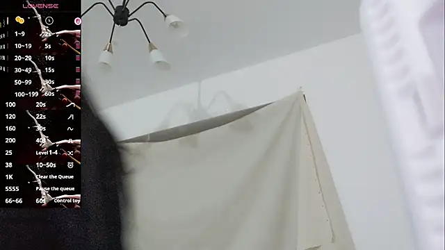 Snapshot of vivi523 chatting on 03/27/26, 11:54 vivi523 online show from 03/27/26, 11:54