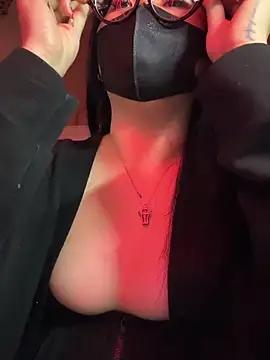 Snapshot of HaleyKin chatting on 03/10/26, 04:23 HaleyKin online show from 03/10/26, 04:23