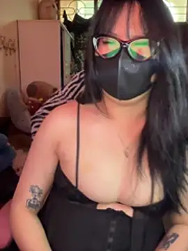 Snapshot of HaleyKin chatting on 03/17/26, 01:21 HaleyKin online show from 03/17/26, 01:21