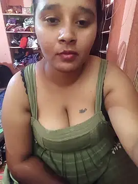 Snapshot of Andra_Ammai chatting on 04/12/26, 09:36 Andra Ammai online show from 04/12/26, 09:36