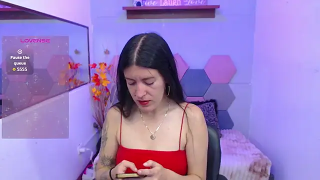 Snapshot of HannaOwen_ chatting on 03/13/26, 01:51 HannaOwen online show from 03/13/26, 01:51