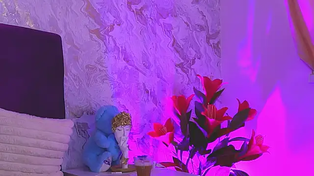 EllinaNuria online show from 04/30/26, 04:08