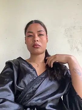 Snapshot of Romie_rous chatting on 02/23/26, 03:53 Romie rous online show from 02/23/26, 03:53