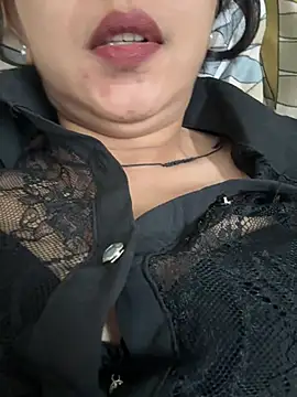 raavigirl online show from 07/04/26, 06:36