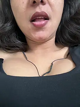raavigirl online show from 07/10/26, 09:17