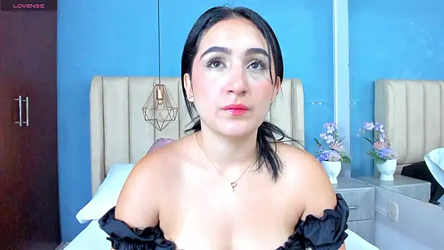 Snapshot of Hilary_dolce chatting on 03/21/26, 04:06 Hilary dolce online show from 03/21/26, 04:06