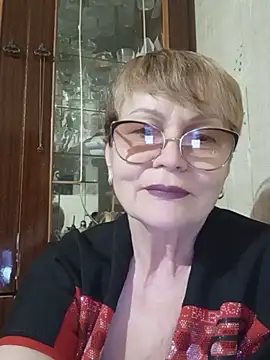 SophieBurns online show from 06/17/26, 03:35