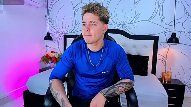 Snapshot of rayan_linxx chatting on 03/14/26, 07:41 rayan linxx online show from 03/14/26, 07:41