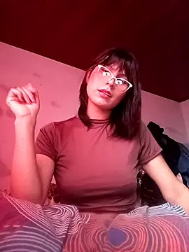 lucyscay  online show from 05/02/26, 09:20