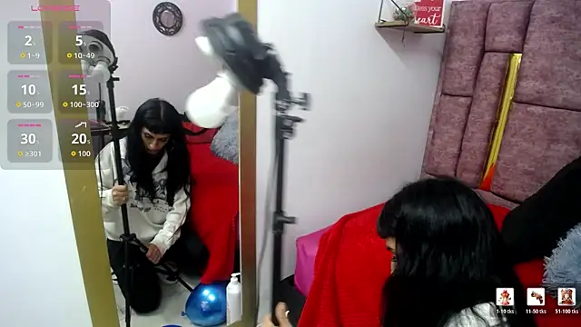 FRANCESCA LOVE  online show from 04/29/26, 03:21