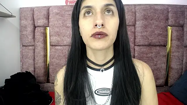 FRANCESCA LOVE  online show from 06/07/26, 11:41